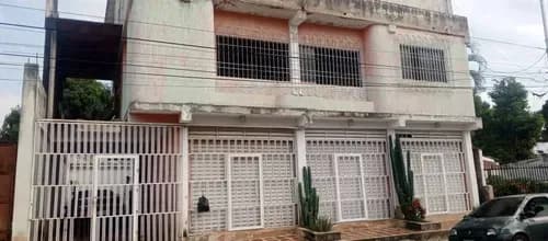 Se Vende Casa Comercial, En El Poblado De San Joaquín A 2 Cuadras De La Plaza Bolívar