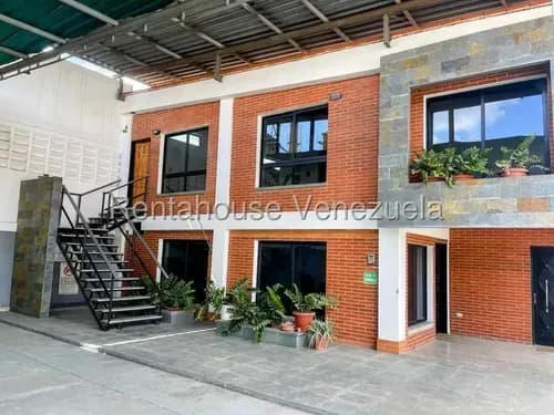Dennymar, Vende Sensacional Galpon Industrial Ubicado En Prestigiosa Zona Industrial De Barquisimeto Con Todos Los Servicios Basicos Posee 2600m2 Y Mas... B6a5820