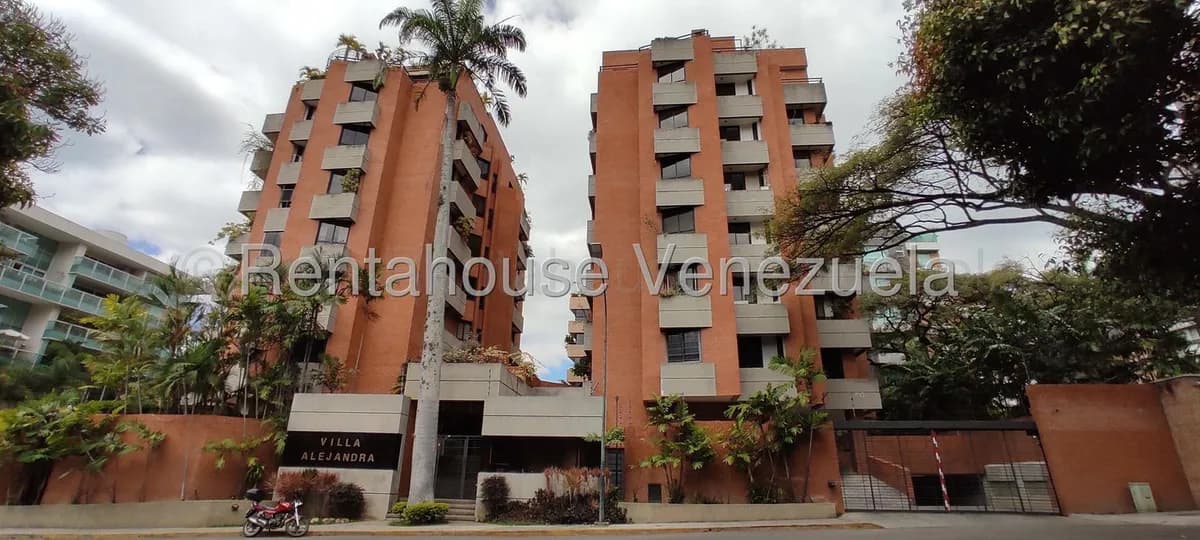 Apartamento (1 Nivel) en Alquiler en Campo Alegre, Distrito Metropolitano