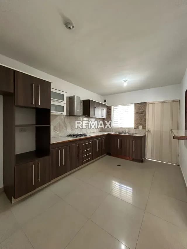 ¡ HERMOSA CASA EN VENTA !