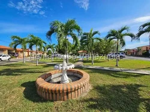 Venta Hermosa Casa Dúplex Remodelada Con Piscina En Urb Puerta Del Sol Cabudare,lara Rc