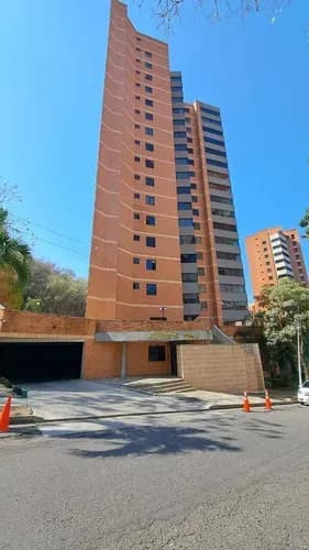 Apartamento En Venta Urb. Las Chimeneas Venezuela 170 Mts2. F. R