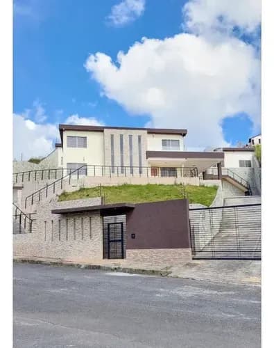 Casa En Venta Amplia E Iluminada En Urb Pan De Azucar Carrizal