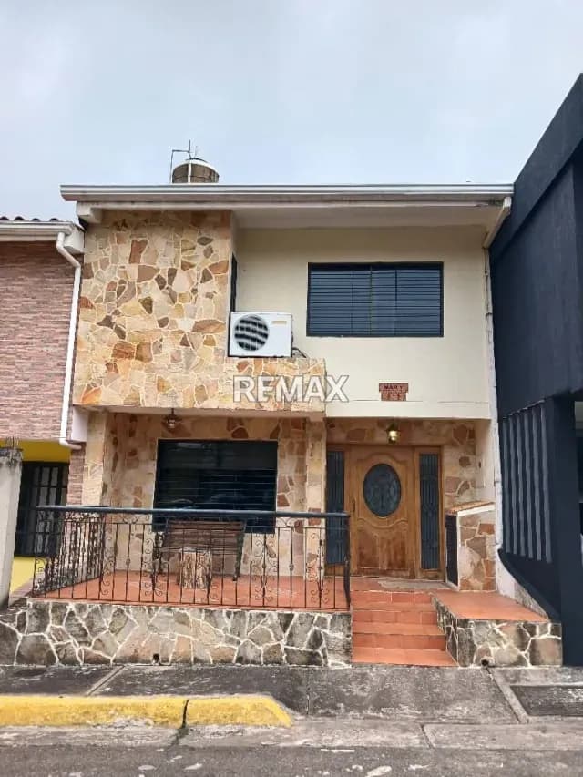 CASA EN ALQUILER EN SAN JUDAS TADEO