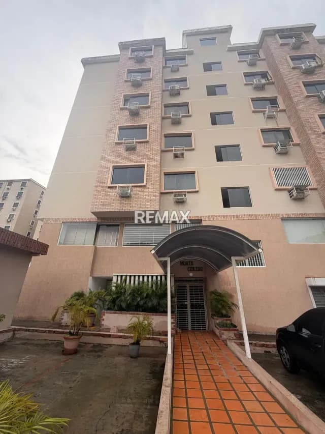 Apartamento amoblado en alquiler ubicado en el sector Las Acacias Edificio monte Cerino