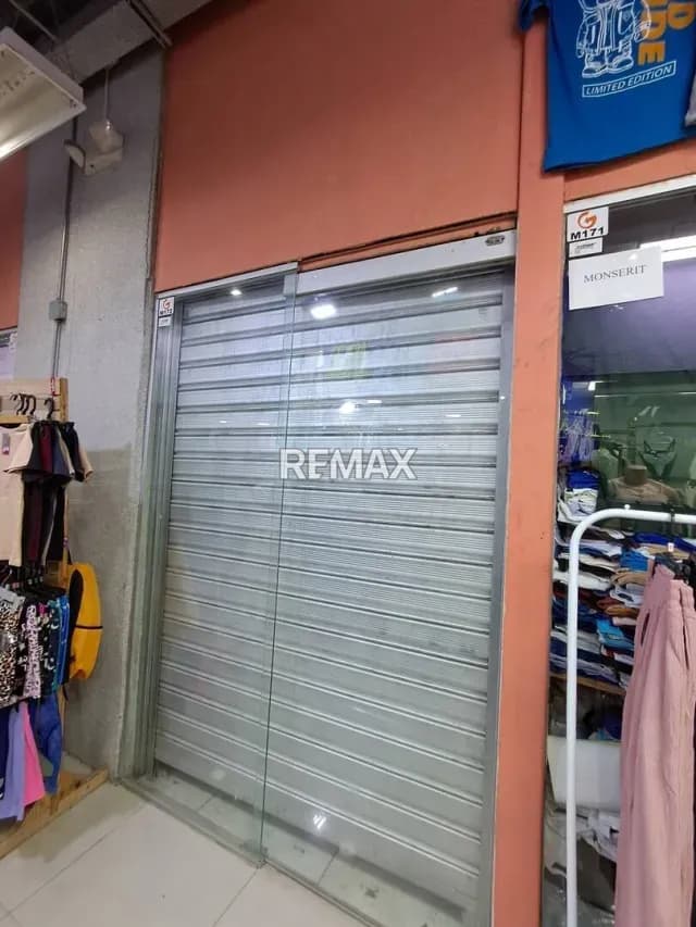 Venta local comercial Guajiros Center Valencia