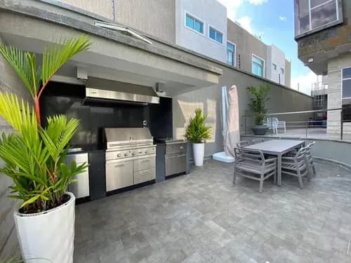 Imponente Residencia De Súper Lujo Con Fachada En Mármol, Piscina Climatizada Y Acabados Premium Urbanización Altos De Guataparo Lb-ind