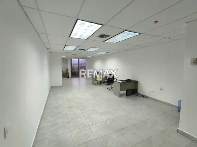 En venta oficina comercial en el hesperia world tarde Center de Valencia