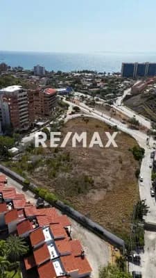 OPORTUNIDAD EXCLUSIVA DE TERRENO ESTRATÉGICO EN PARAISO 1, PAMPATAR, NUEVA ESPARTA, ISLA DE MARGARITA