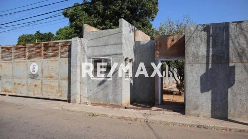 Potencial Galpón en circunvalación 2 detrás de la ferretería FEINCA