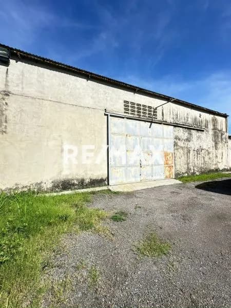 Se alquila Galpón para uso comercial