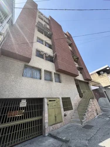 Apartamento En Guatire Calle Páez Amplio Y Con Excelente Ubicación