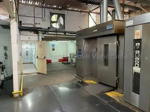 Terreno Industrial 3.600 Mts Dividido En 2 Galpones En Alquiler La Trinidad I