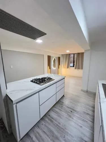 Se Ofrece En Venta Este Hermoso Apartamento En La Urb. Las Chimeneas, Res. Pedregal.