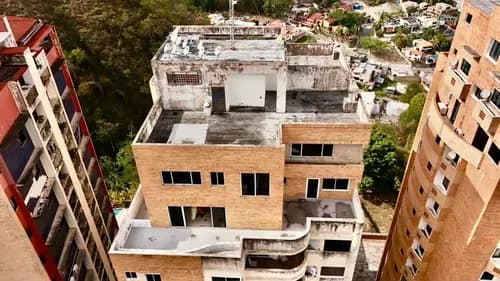 En Venta: Impresionante Penthouse Dúplex En Obra Gris Con Monumental Terraza Y Capacidad Para 8 Vehículos Residencias Victoria Palace, Urbanización El Parral Lrp-rm