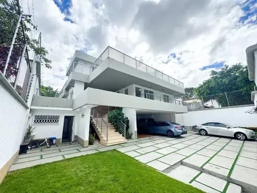 Vendo Casa Tipo Duplex En Prados Del Este Remodelada