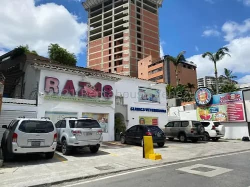 Casa Comercial De 783 Mts2, Tiene Permiso Logia Para Levantar Edificio En Las Mercedes Mls #25-14572