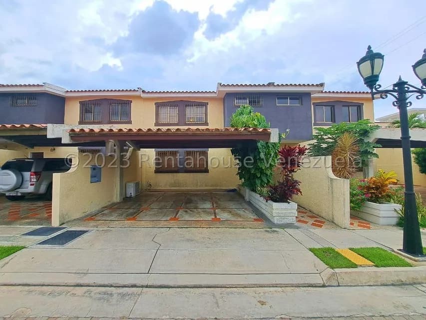 Casa (Duplex) en Venta en La Rosaleda, Lara