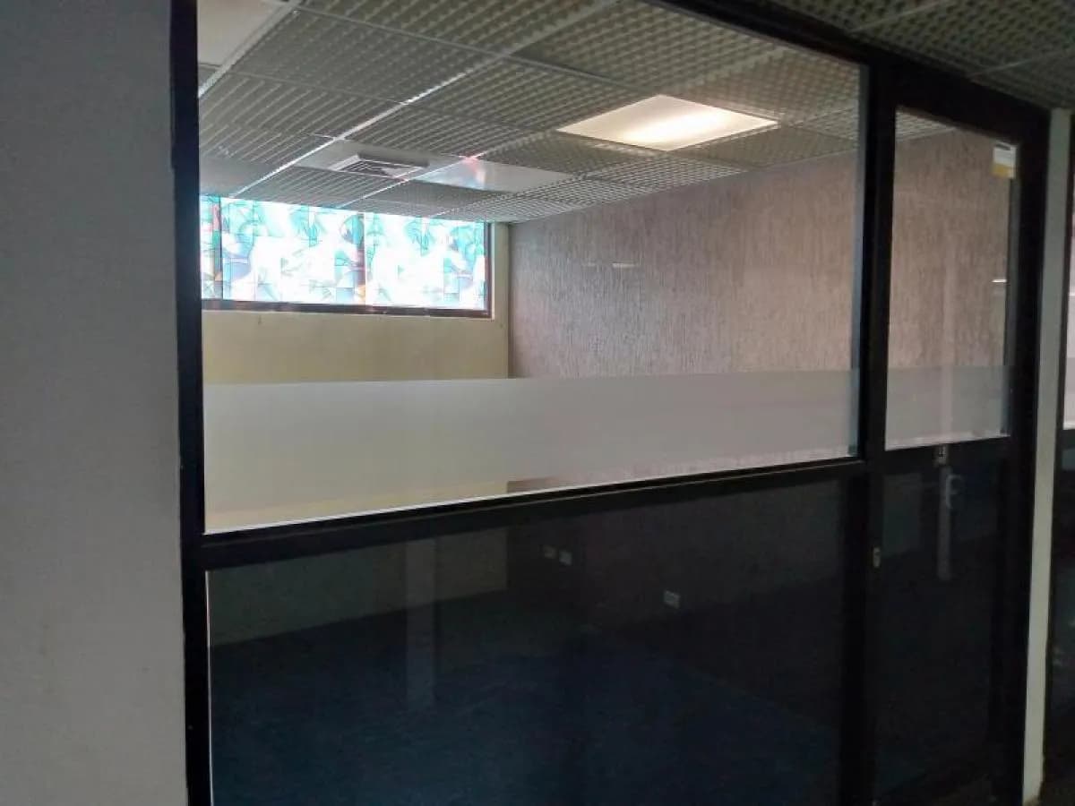 Alquiler de Local Comercial en el C.C. MACARACUAY PLAZA (C2 11E)