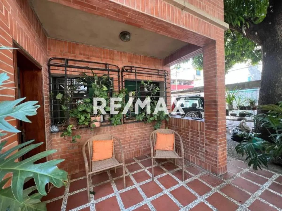 VENTA DE CASA EN LA URBANIZACIÓN MONTECRISTO