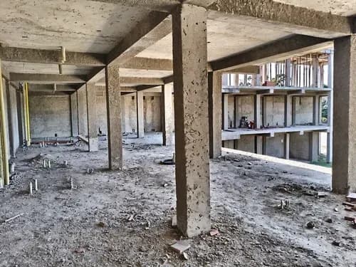 Terreno Con Binhechuria Adelantada Para Centro Comercial En La Av. Principal De Los Guayos