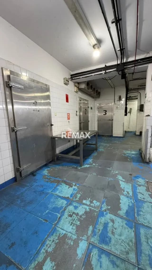 ALQULER DE PLANTA CON AREA COMERCIAL, EN EL CEMENTERIO, CARACAS.