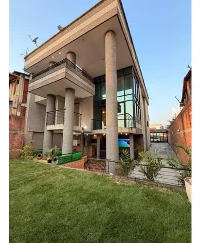 Casa en venta - $360k