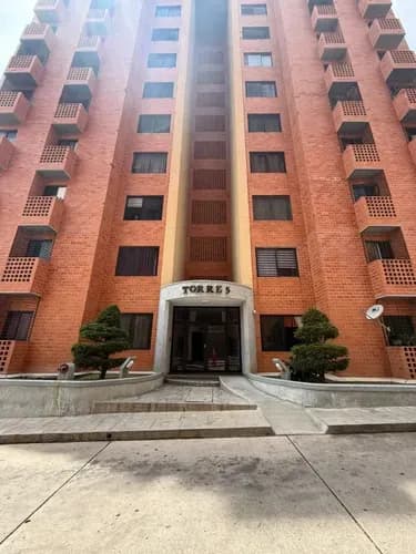 Apartamento En Terrazas De Mañongo Con Pozo Y 2 Pe Venta (solo Clientes) Jn-inp