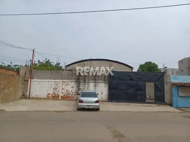GALPON COMERCIAL EN ALQUILER EN SECTOR ARISMENDI