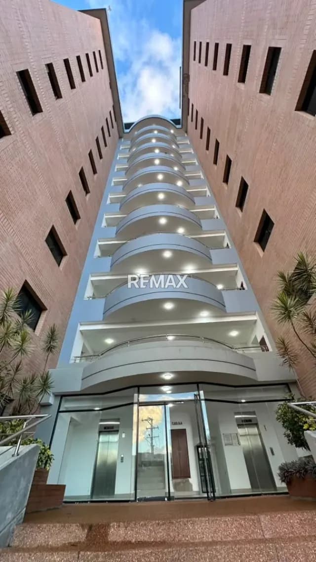 En VENTA Cálido y cómodo apartamento AMOBLADO ubicado en La Castellana. Residencias Paramillo Suites