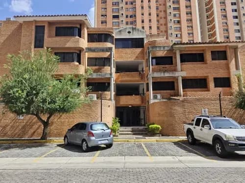 Angelica Rivas Vende Apto, Res Puente Piedra, Planta Baja Con Amplio Patio. Urb Los Mangos, Valencia