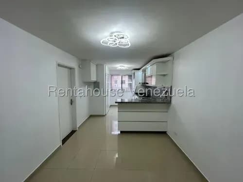 Diana Blanco Alquila Lujoso Y Acogedor Apartamento Al Este De Barquisimeto, Amoblado Y Remodelado, Con Planta Eléctrica, Seguridad 24/7.