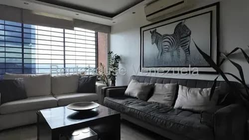 Apartamento Totalmente Remodelado Y Actualizado, Con Vista Panorámica Inigualable, 26-20449 Js