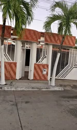 En Venta Casa En El Guayabal, Primeras Manzanas, San Joaquín. Jmgb