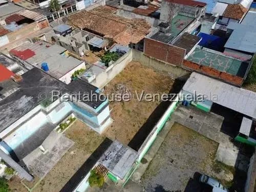 Maritza Lucena Alquila Casa Duplex Para Uso Comercial En Pleno Casco Central De Barquisimeto, Amplios Espacios Para Cualquier Actividad, Tanque Subterráneo, Vista Panorámica.