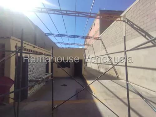Venta Galpón Con Local Comercial 412m2 En Av Principal Del Centro Barquisimeto,lara @ 25 -10480 Eo