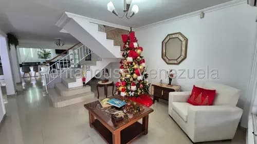Daniela Linarez Vende Espectacular Casa Dúplex Con Hermosa Y Moderna Cocina, 6 Habitaciones, 6 Baños, Bar, Estudio, Planta Eléctrica, Este De Barquisimeto
