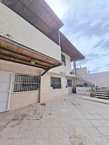 Af. Hermosa Casa Dos Plantas En La Urb. Las Quintas Ii Naguanagua