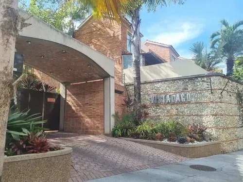Angelica Acosta Alquila Bello Y Moderno Townhouse En Residencias Vistalago Altos De Guataparo Valencia Carabobo