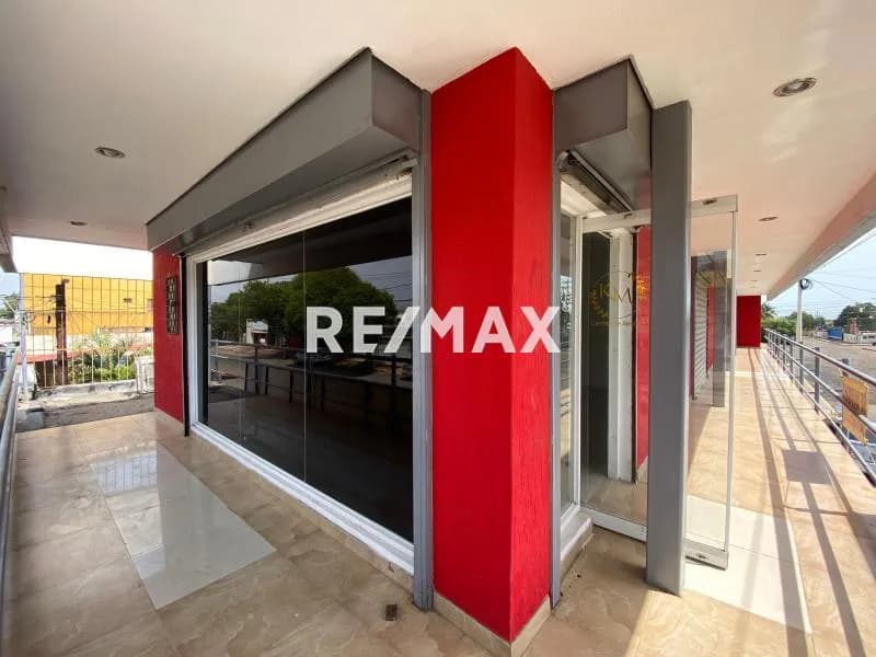Local comercial en el 18 de Octubre, Avenida 6 al lado de Fiorella