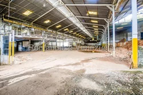 Local En Venta En Parque Caiza Con Infraestructura De Alto Nivel