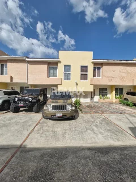 Hermoso y moderno Town House en Manantial Naguanagua