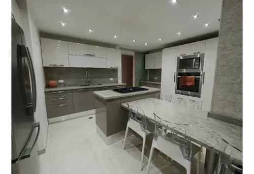 Apartamento En Venta 148m², Valle Arriba