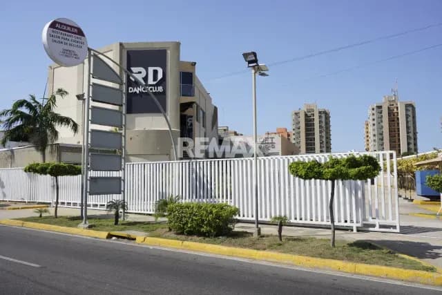 RESTAURANT, LOUNGE Y DISCOTECA EN EL CENTRO COMERCIAL NOLETTI AVENIDA FUERZAS ARMADAS