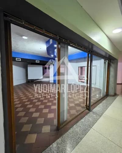 Amplio Local Comercial En Alquiler Centro Empresarial Europa, Maracay Edo. Aragua