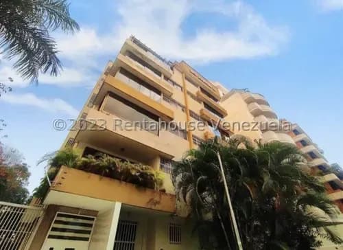 Apartamento En Venta En Urbanización La Soledad Tres Habitaciones Cuatro Baños 221 Metros Cuadrados Pozo De Agua Seguridad Excelente Ubicación Nela 25-15649