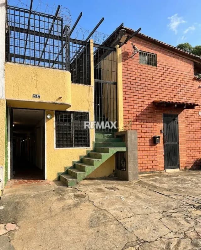 SE ALQUILA LOCAL EN BARRIO OBRERO N 1 A PIE DE CALLE
