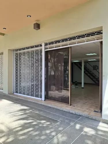 Local Comercial En Alquiler En San Bernardino, Caracas