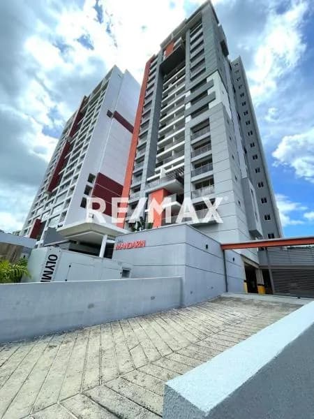 Penthouse en venta en obra gris en Valles de Camoruco 177 M2
