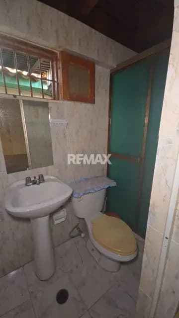 SE ALQUILA HABITACION EN URB LOS NARANJOS